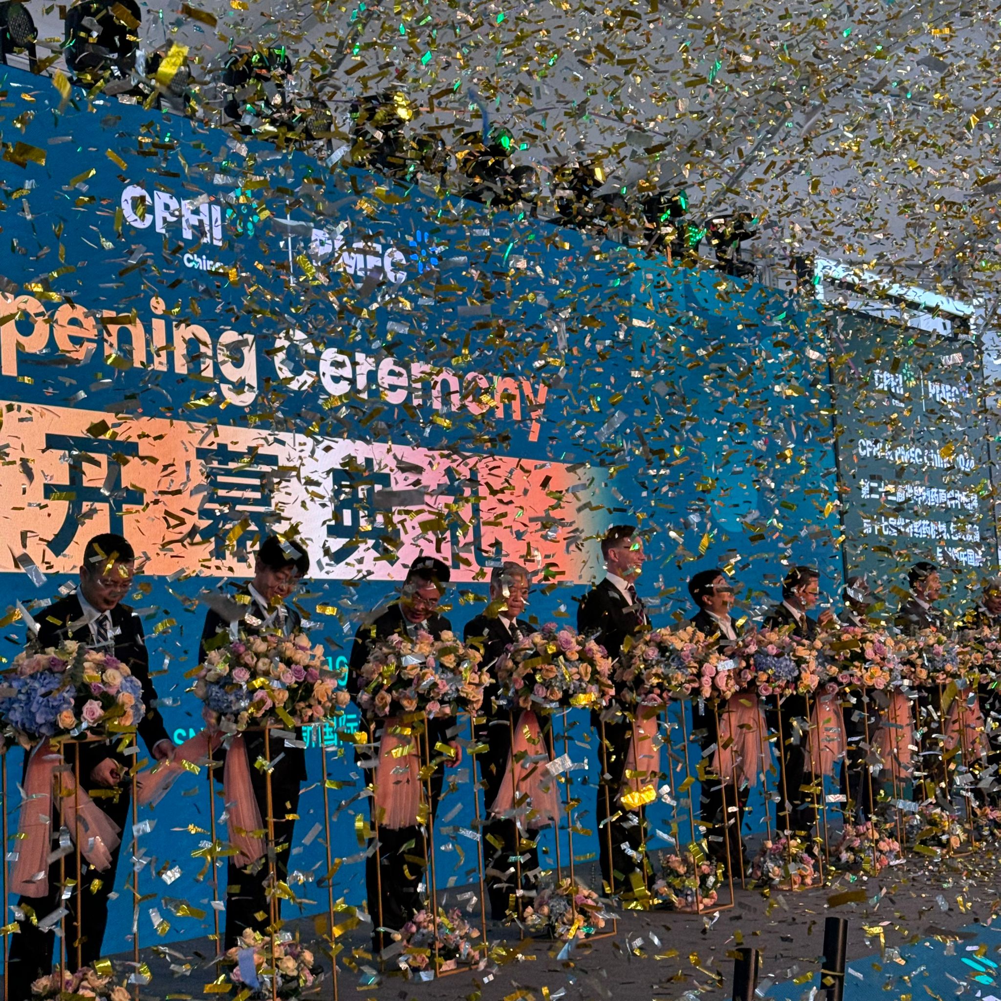 モーダルウィンドウで表示します。